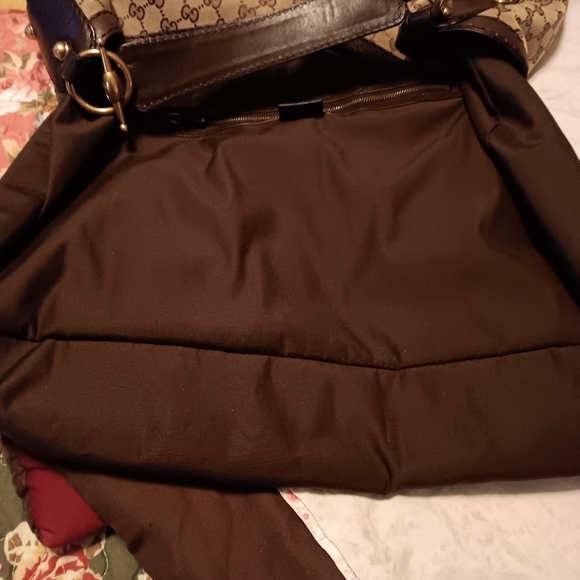 GUCCI LARGE HOBO HANDBAG! - Picture 12 of 16